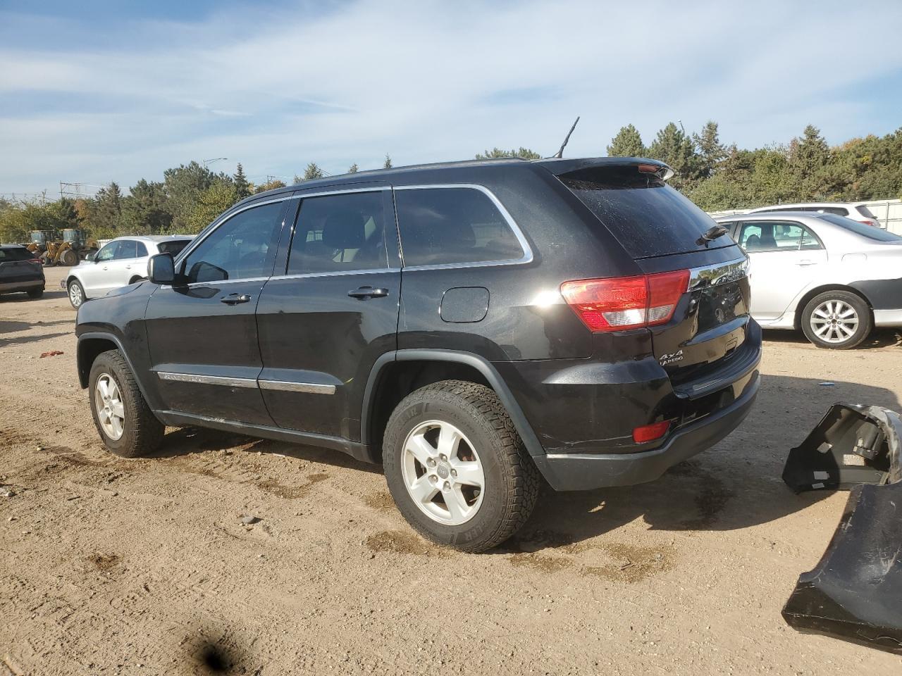 2013 Jeep Grand Cherokee Laredo - Image 2