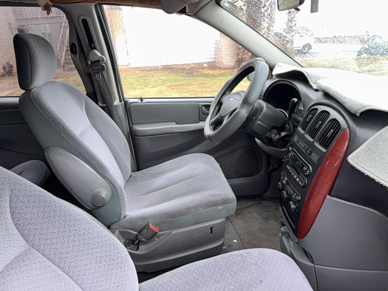 2005 Chrysler Town & Country Lx - Фото 5