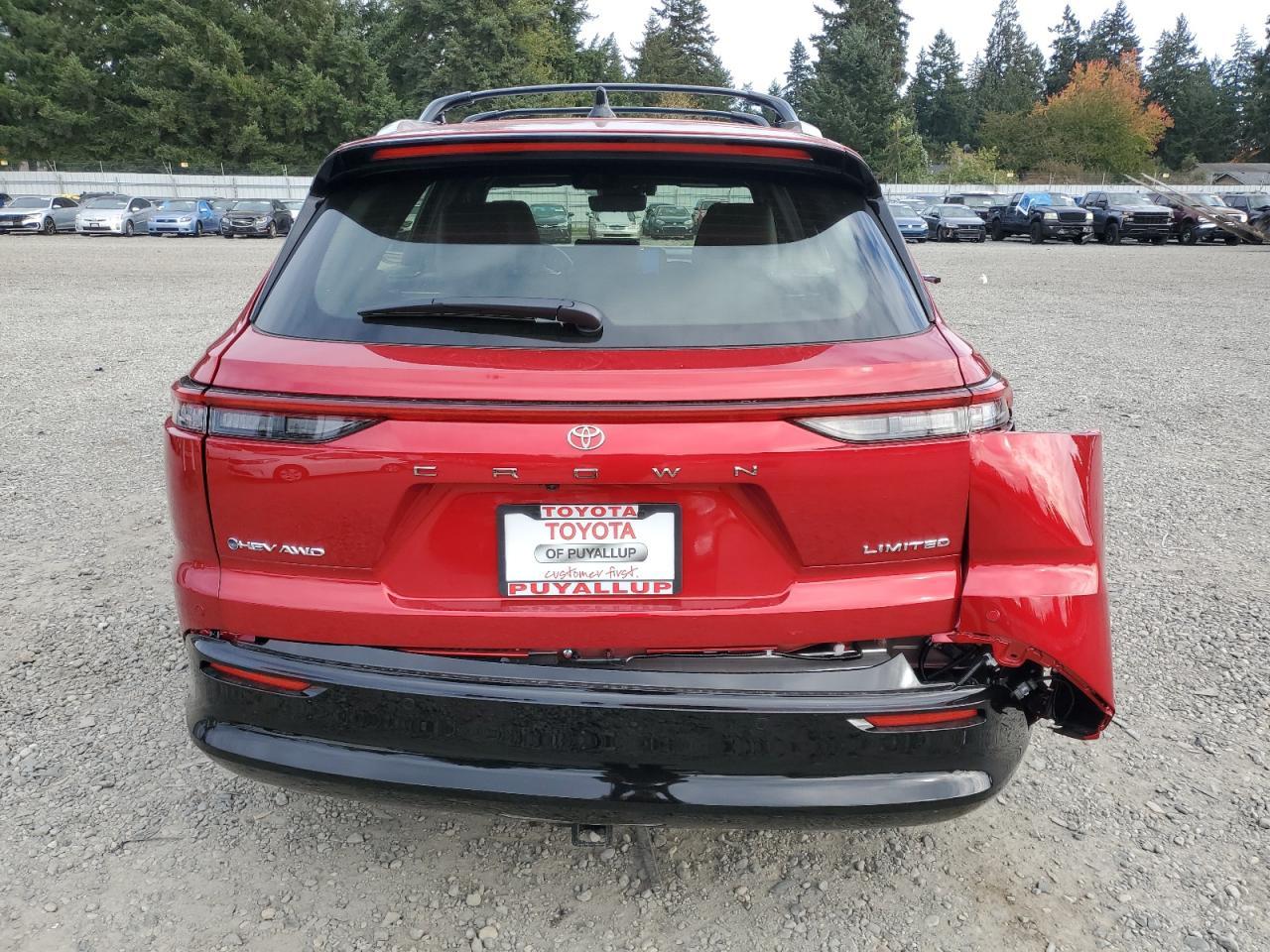 2025 Toyota Crown Signia Xle - Image 6