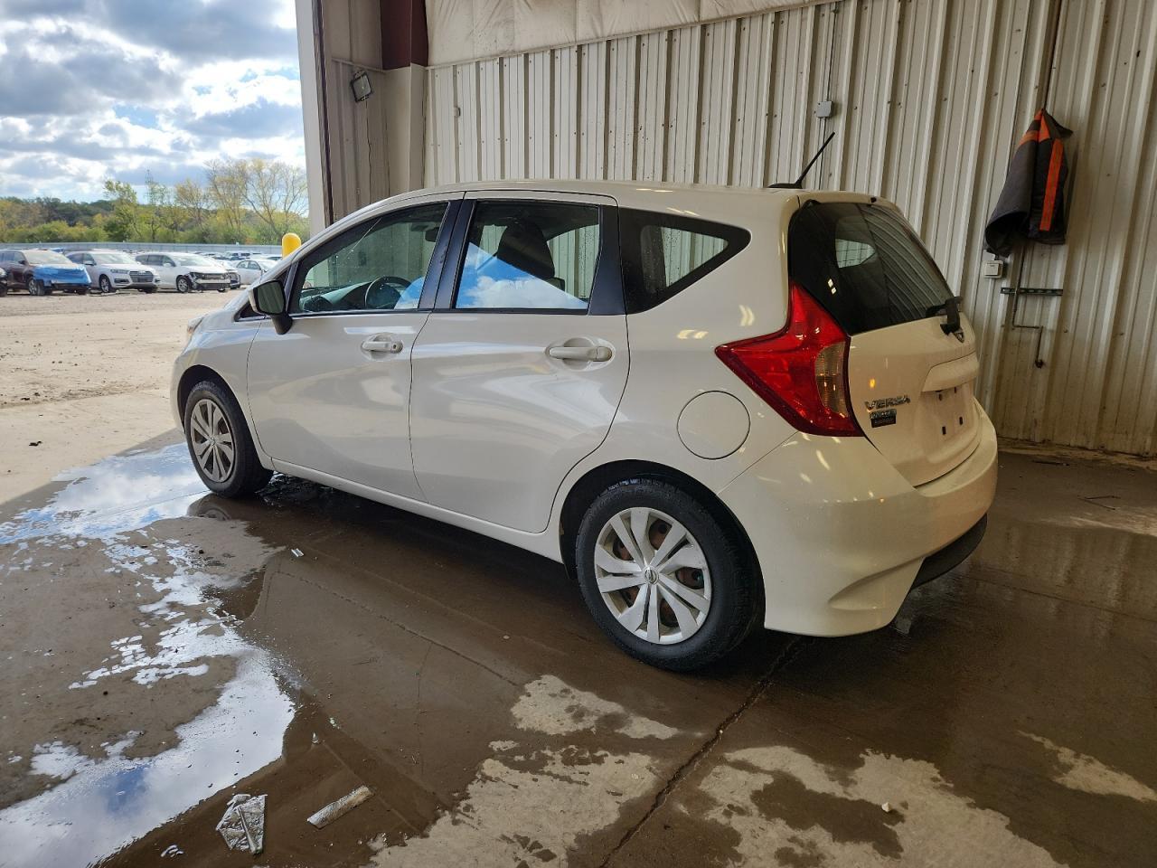 2017 Nissan Versa Note S - Фото 2