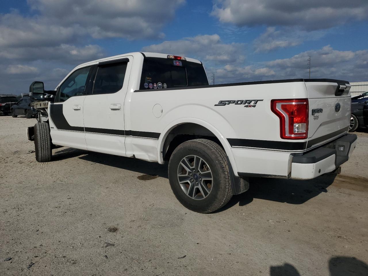2016 Ford F150 Supercrew - Фото 2