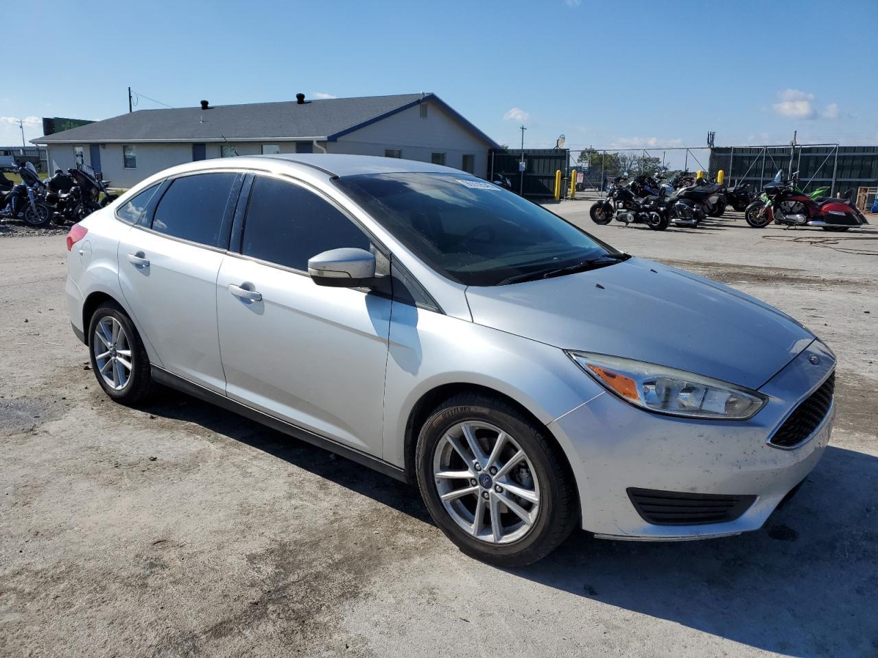 2017 Ford Focus Se - Image 4