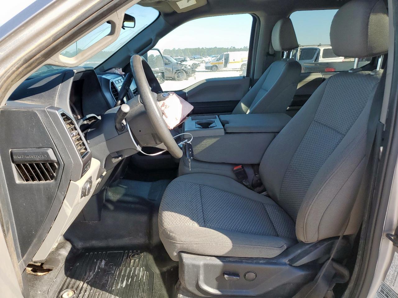 2022 Ford F250 Super Duty - Image 7