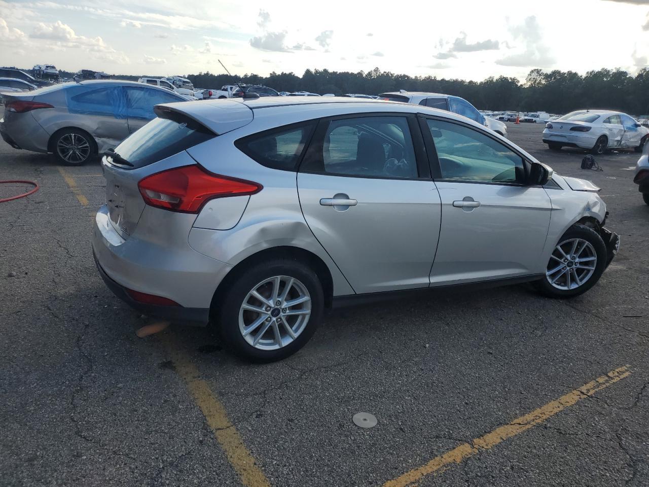2015 Ford Focus Se - Image 3