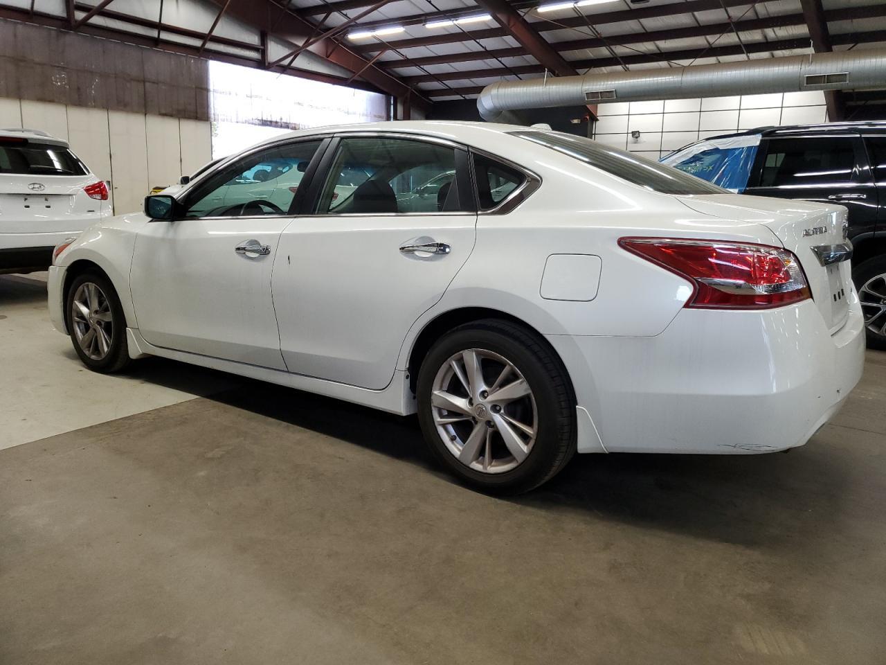 2013 Nissan Altima 2.5 - Фото 2