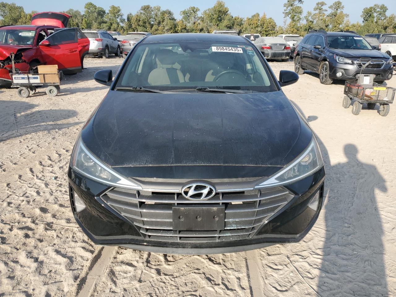 2020 Hyundai Elantra Se - Image 5