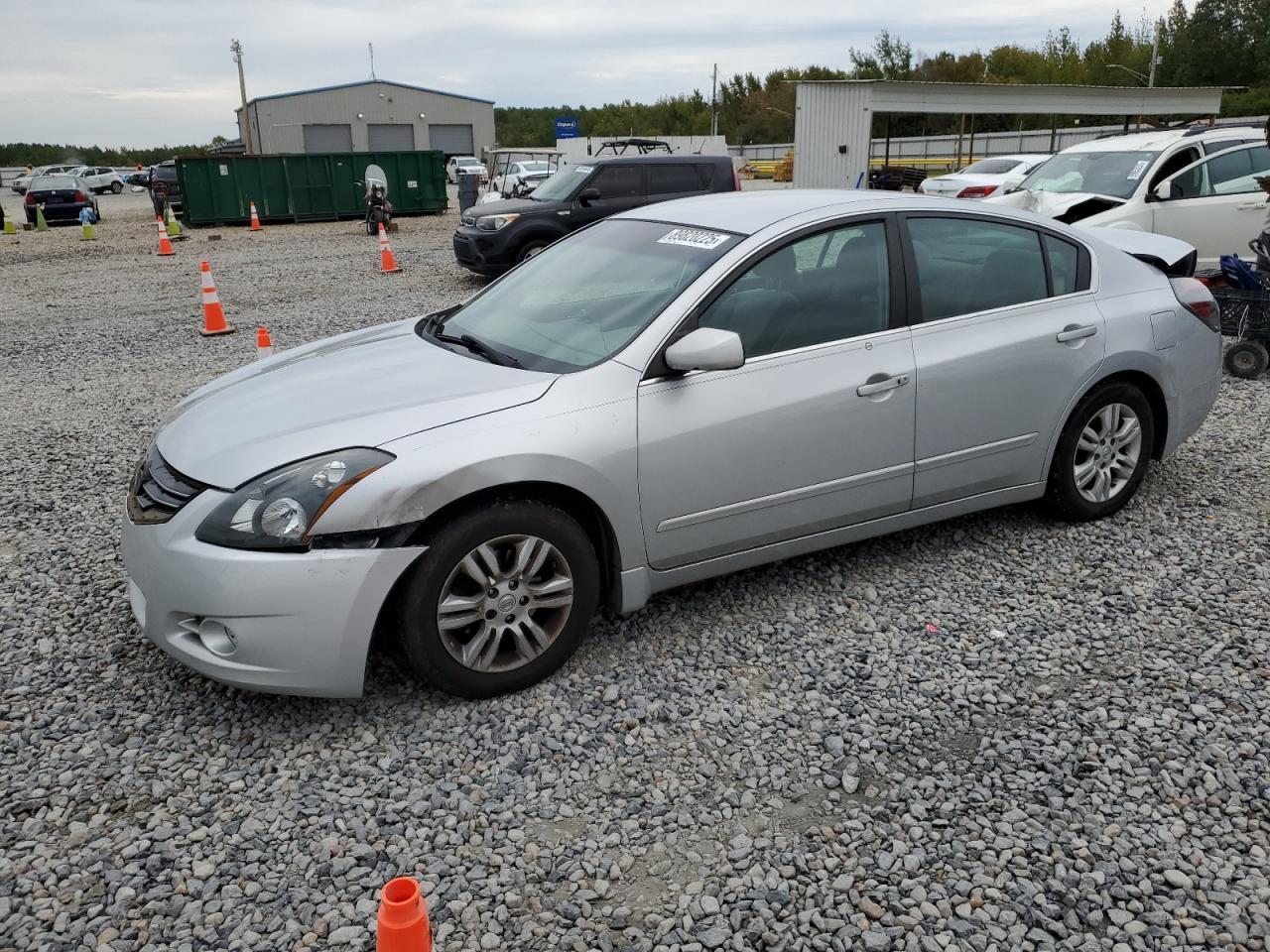 2010 Niss Altima Base