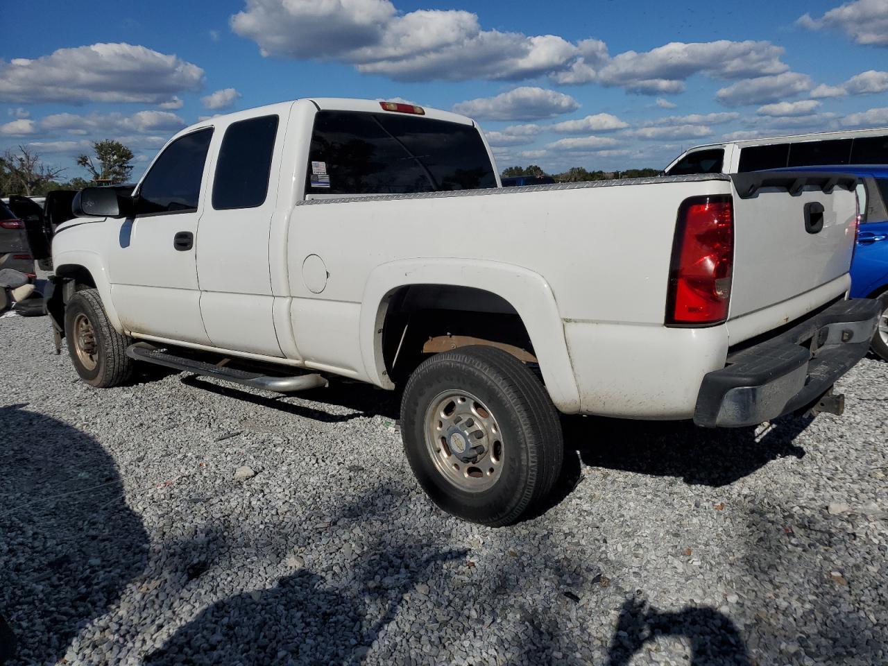 2003 Chevrolet Silverado C2500 Heavy Duty - Фото 2