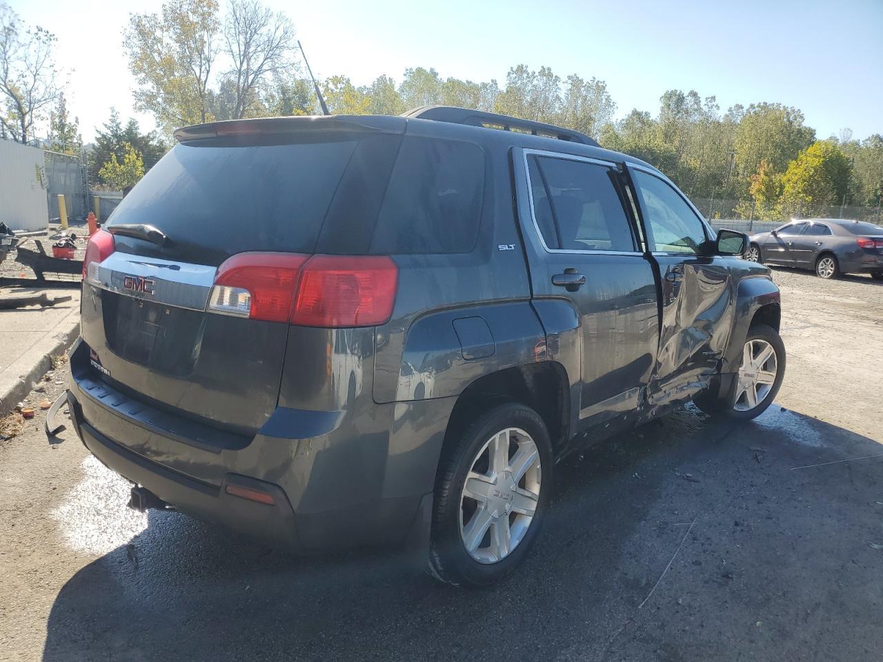 2011 GMC Terrain Slt - Image 3
