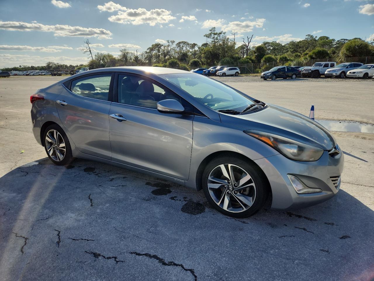 2015 Hyundai Elantra Limited - Image 4