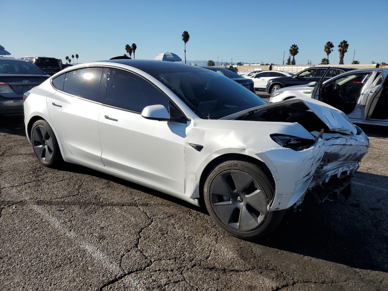 2021 Tesla Model 3 - Фото 4