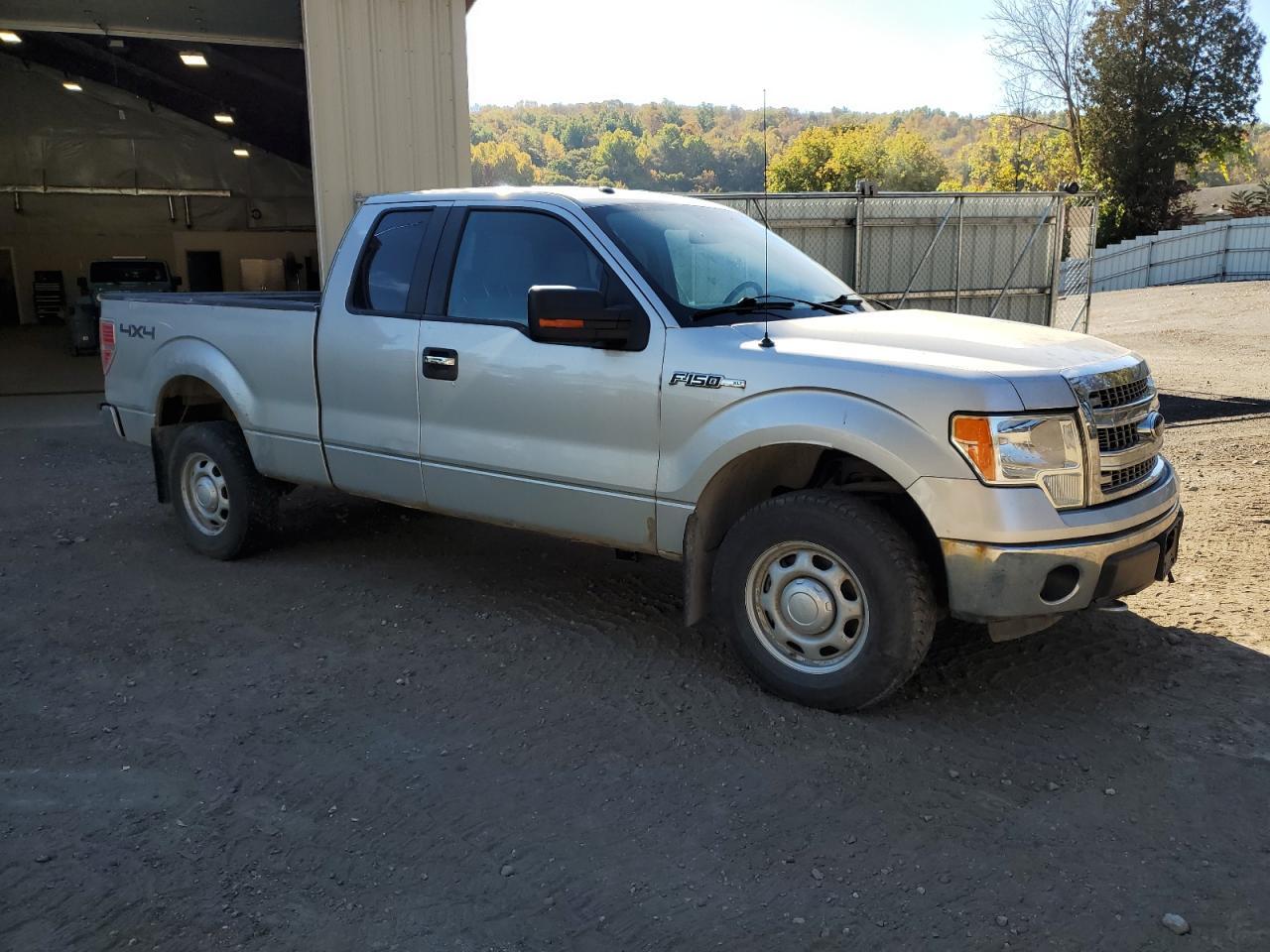 2014 Ford F150 Super Cab - Фото 4