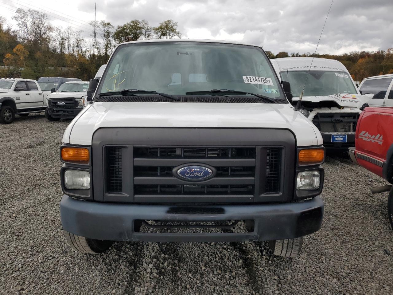 2012 Ford Econoline E250 Van - Фото 5