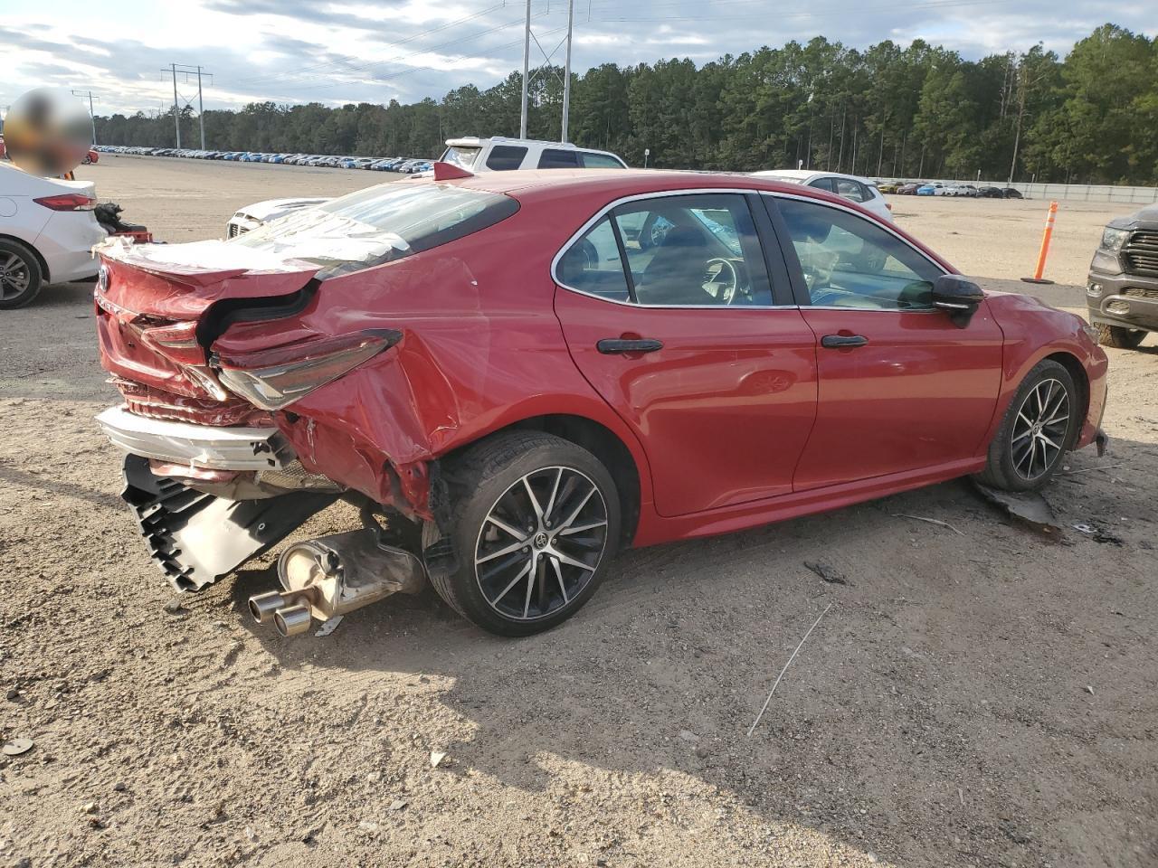 2022 Toyota Camry Se - Фото 3