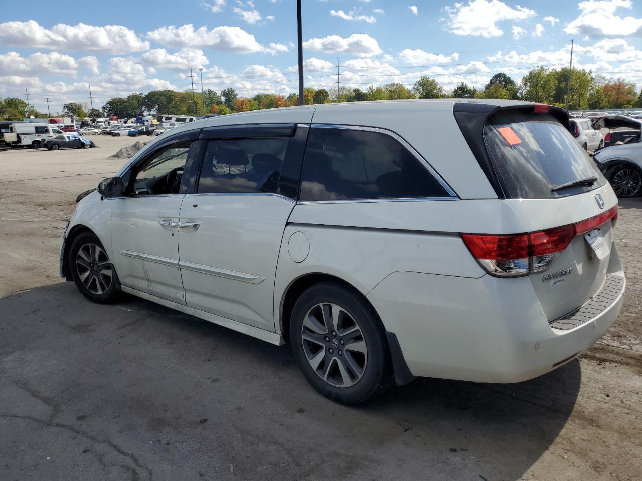 2016 Honda Odyssey Touring - Фото 2