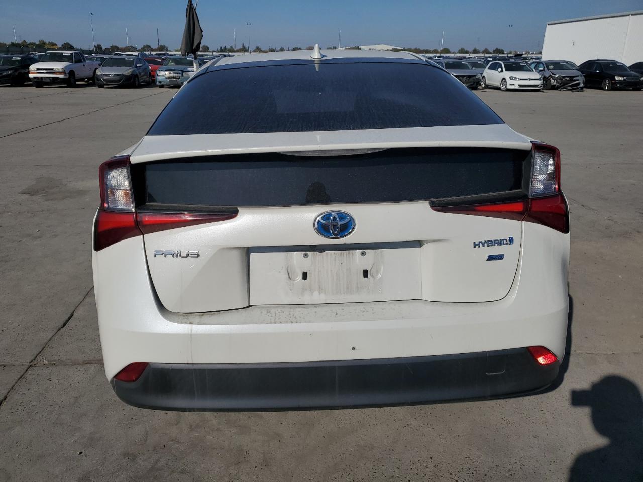 2019 Toyota Prius - Image 6