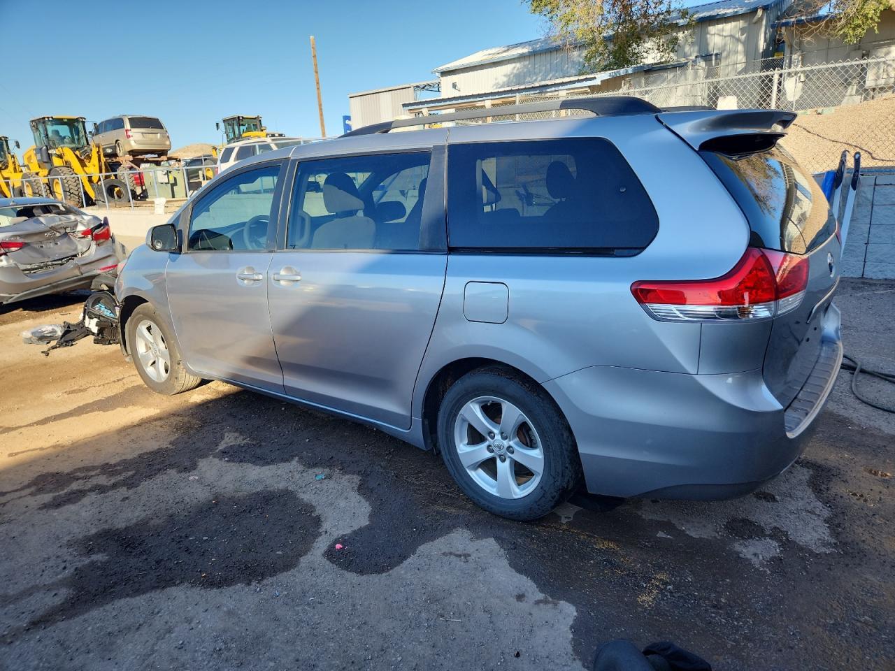 2014 Toyota Sienna Le - Фото 2