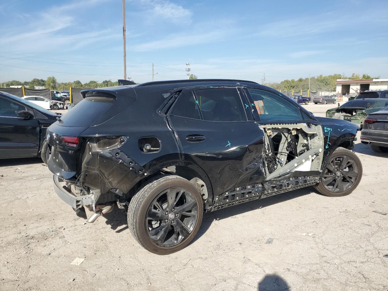 2023 Buick Envision Essence - Фото 3
