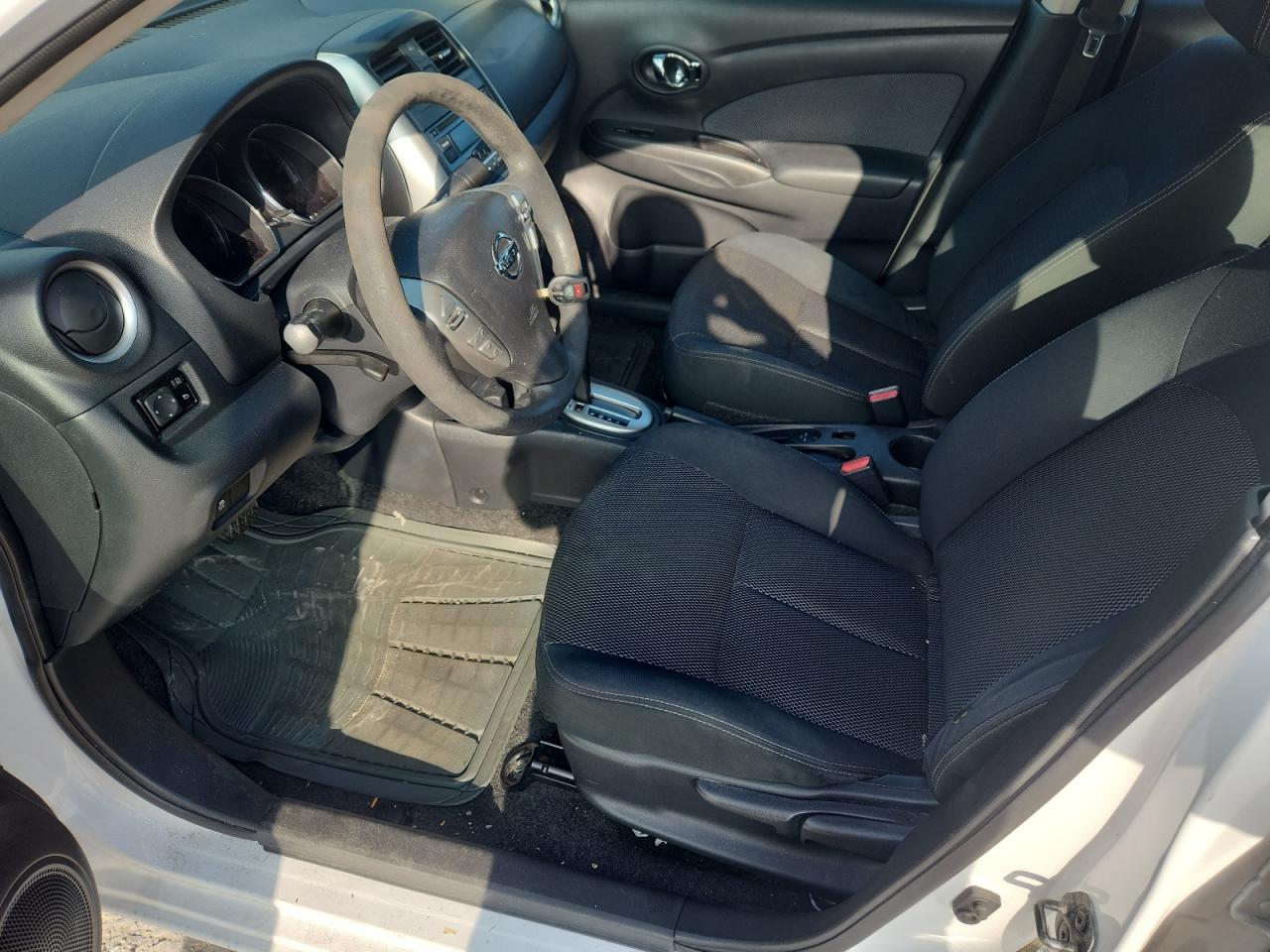 2016 Nissan Versa S - Image 7