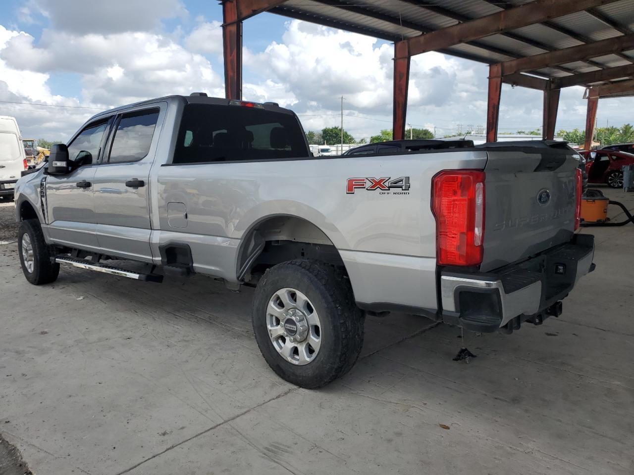 2024 Ford F250 Super Duty - Image 2