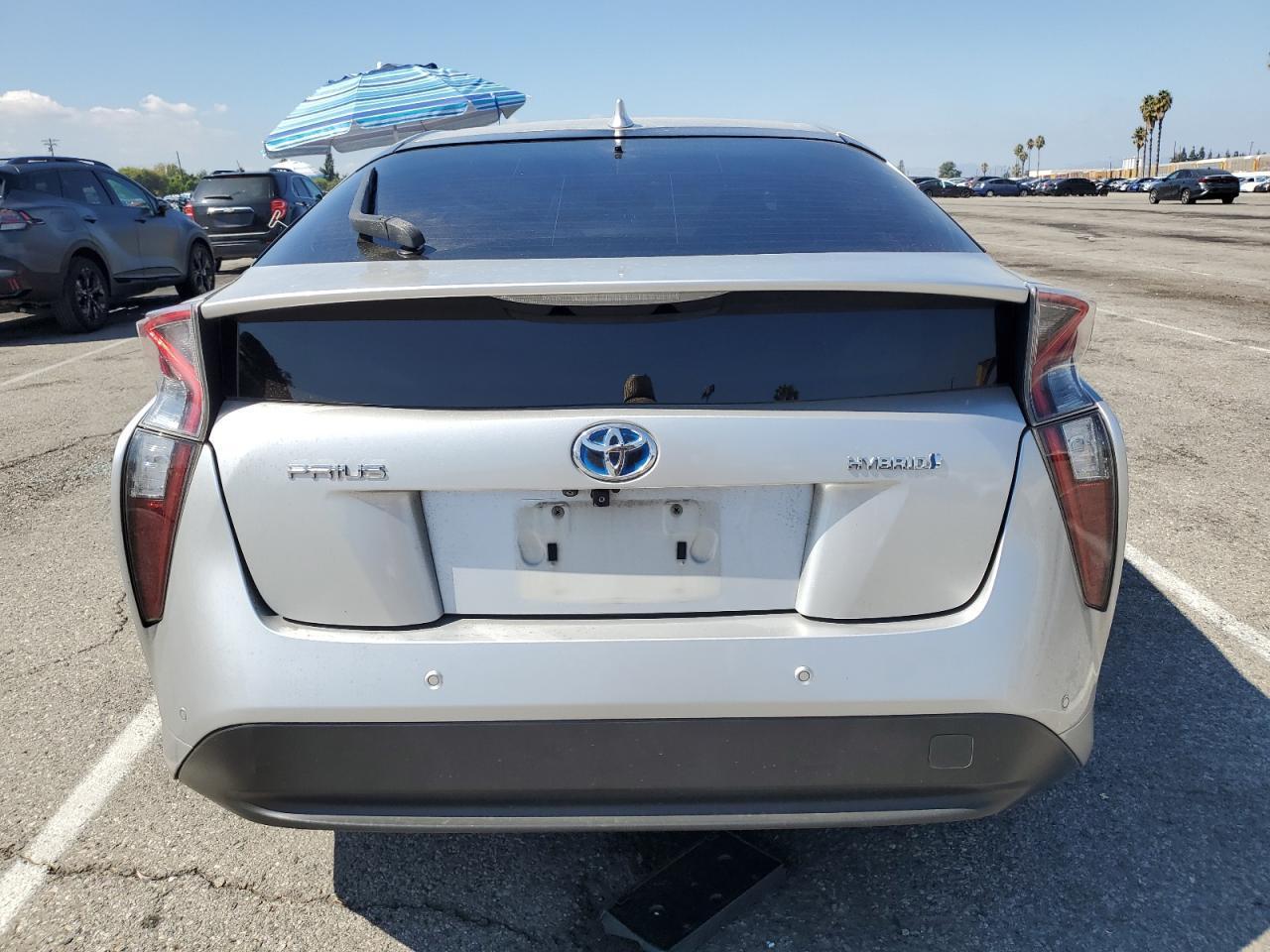 2017 Toyota Prius - Image 6