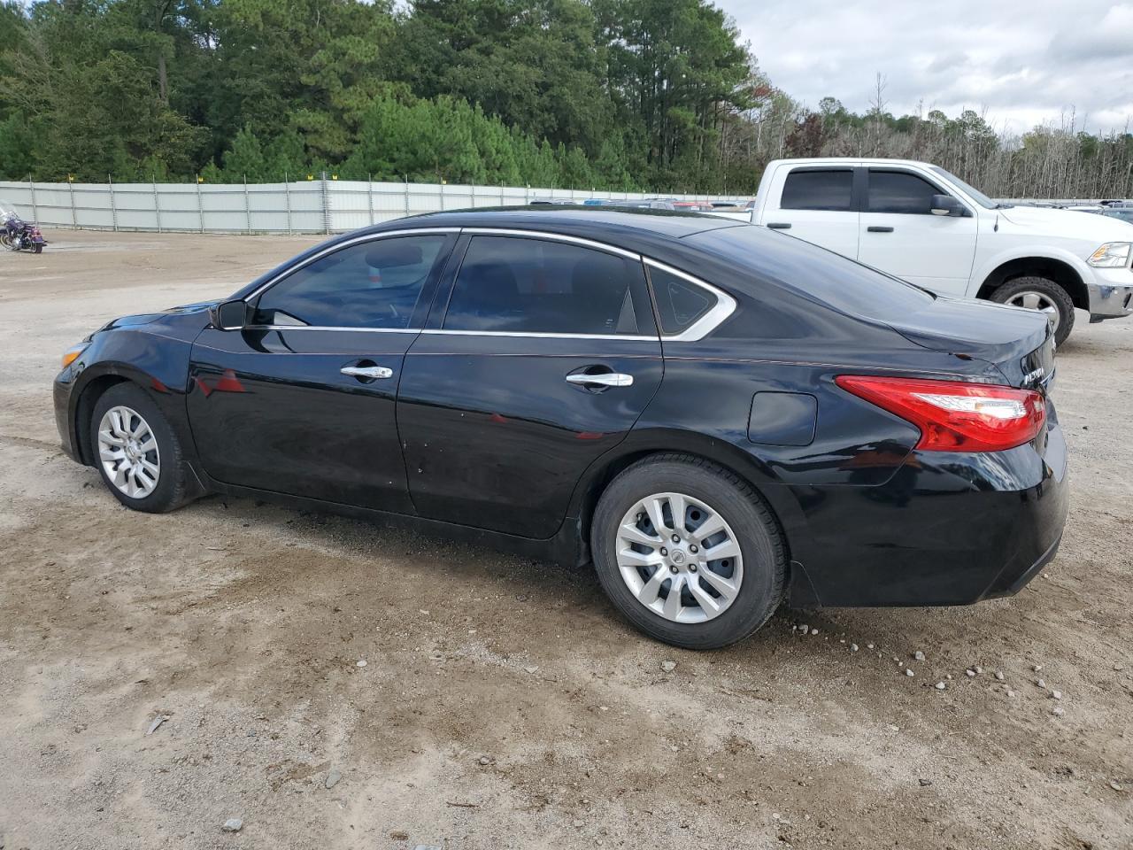 2016 Nissan Altima 2.5 - Image 2
