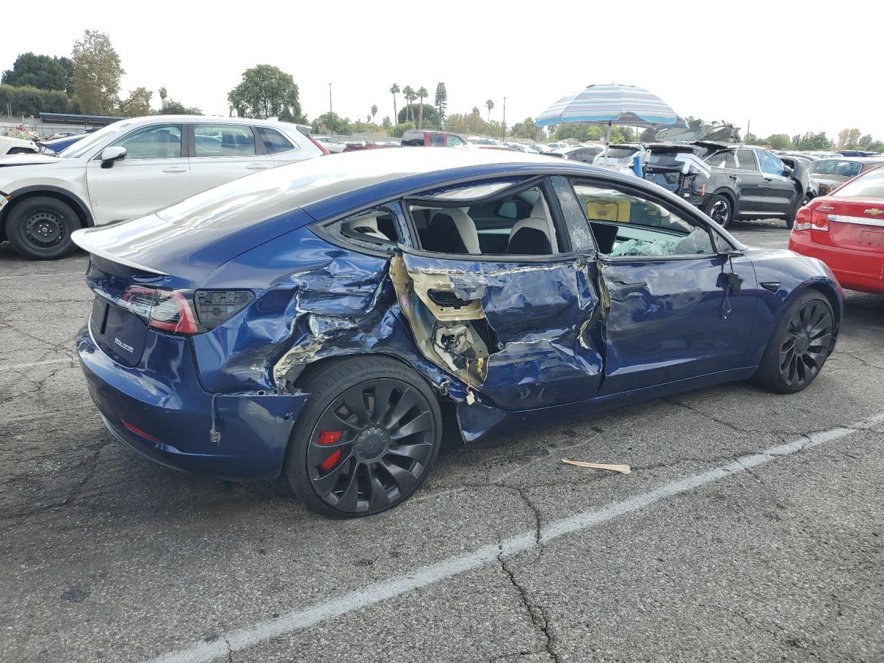 2022 Tesla Model 3 - Фото 3