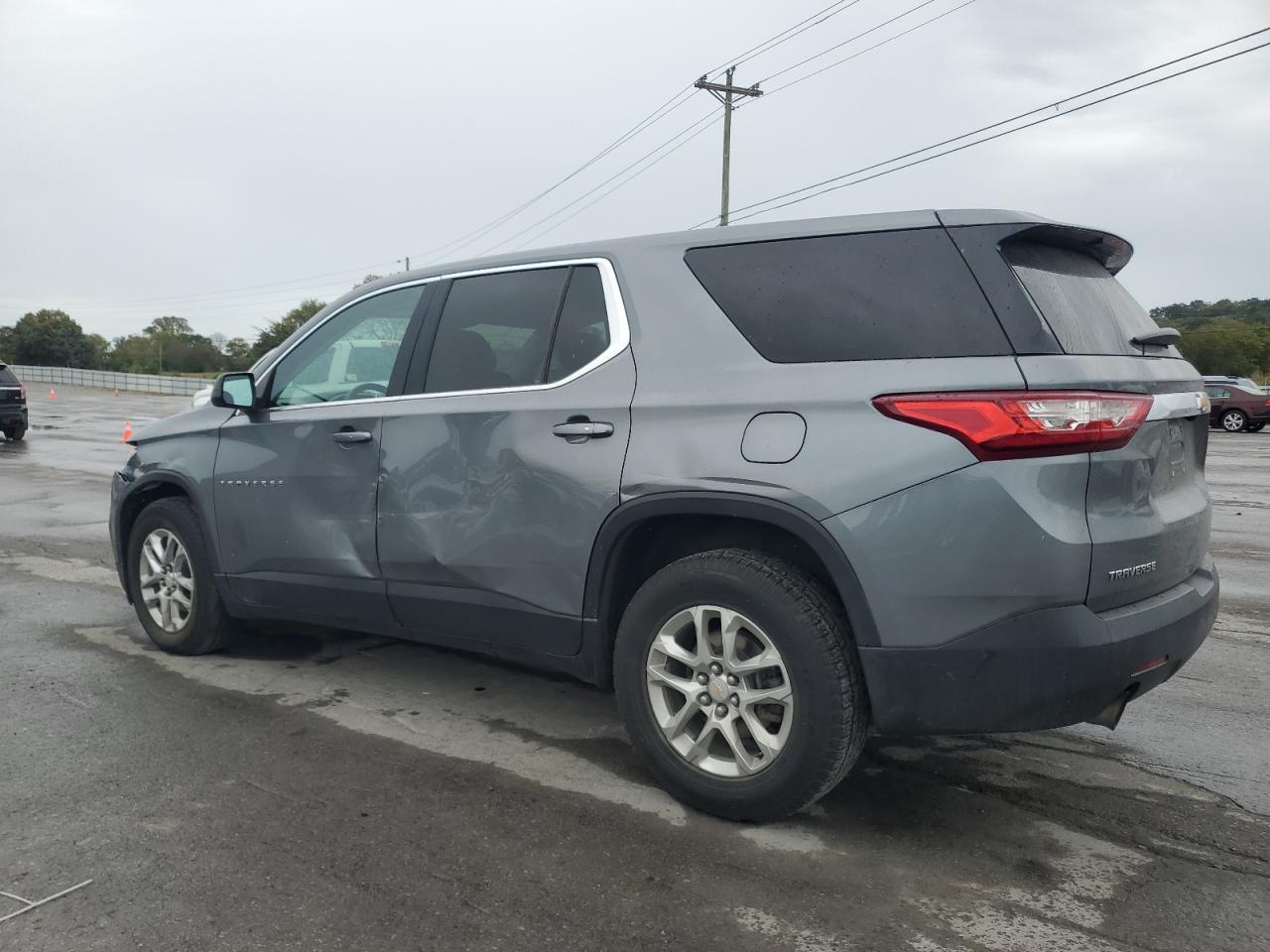 2021 Chevrolet Traverse Ls - Фото 2