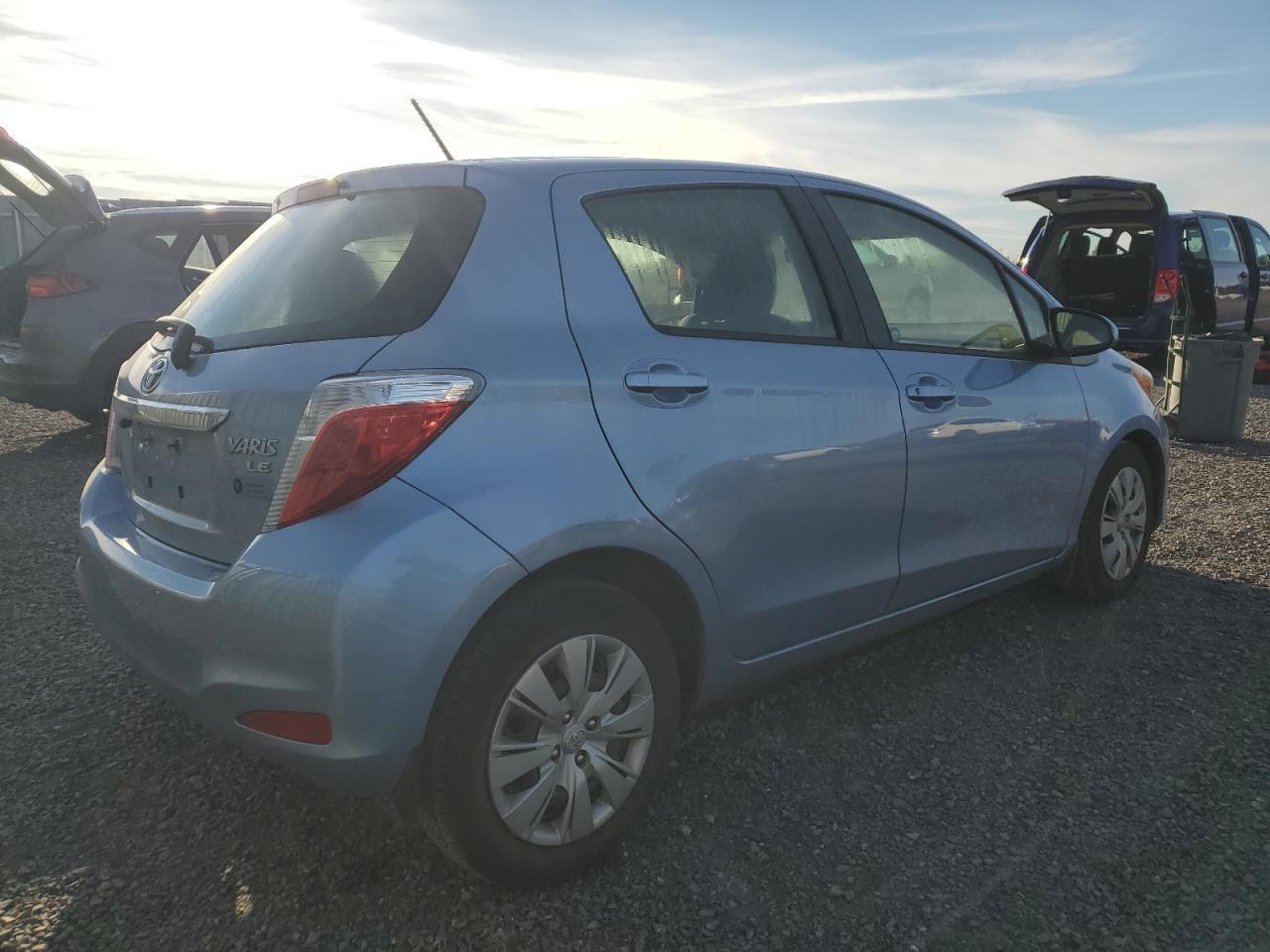 2013 Toyota Yaris - Фото 3