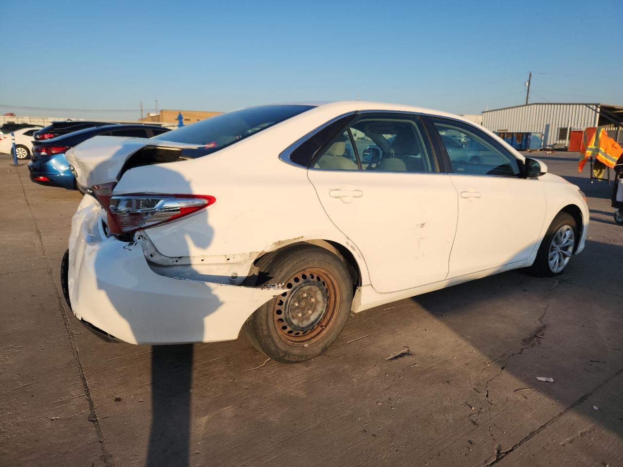 2016 Toyota Camry Le - Image 3