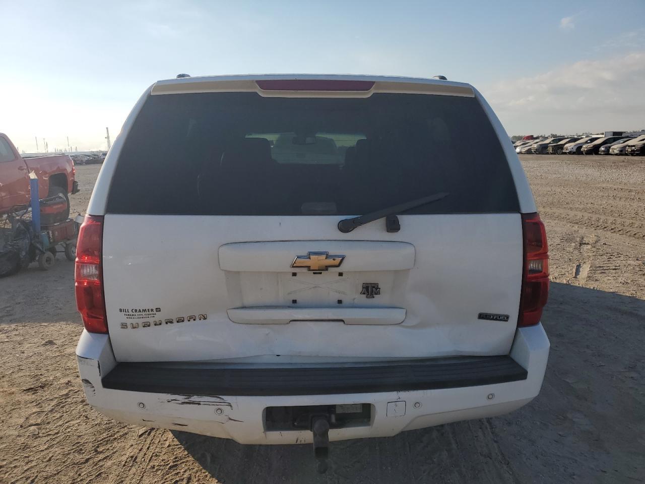 2009 Chevrolet Suburban C1500 Lt - Image 6