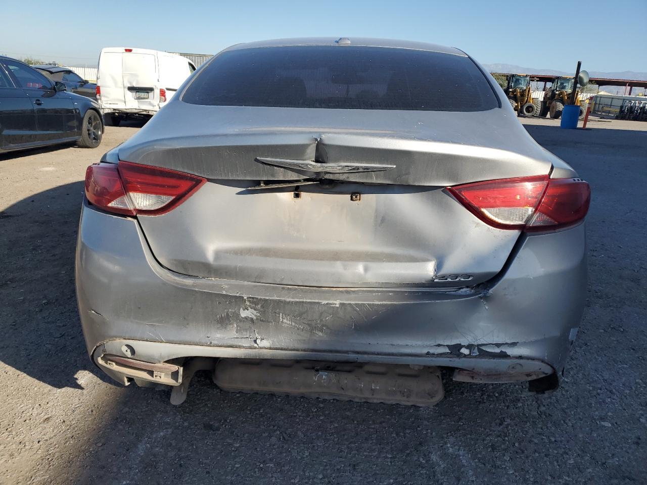 2015 Chrysler 200 Limited - Фото 6
