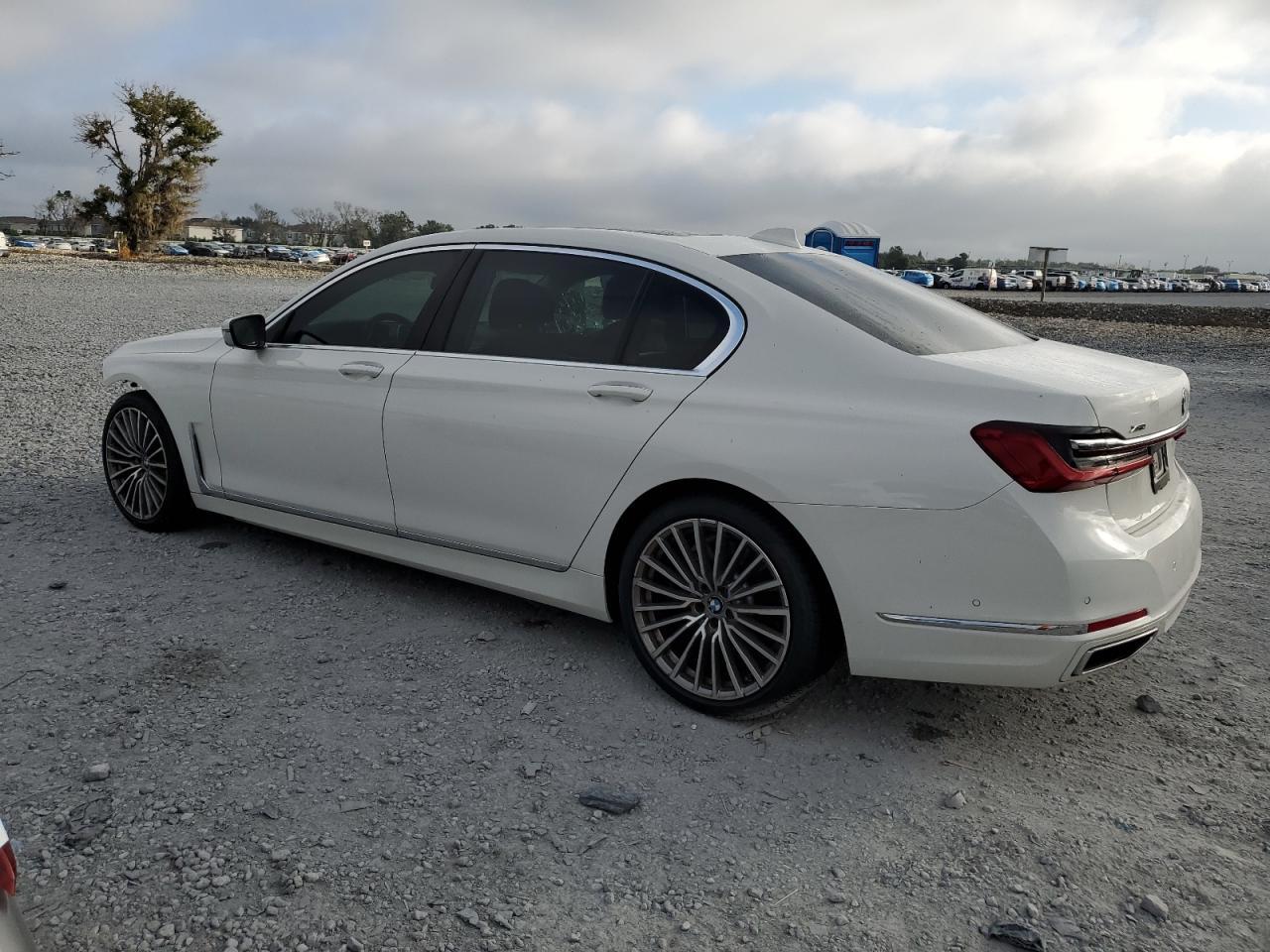 2022 BMW 750 Xi - Фото 2
