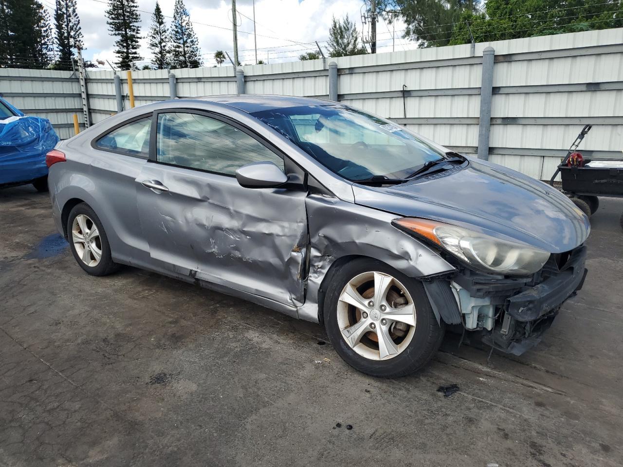 2013 Hyundai Elantra Coupe Gs - Фото 4
