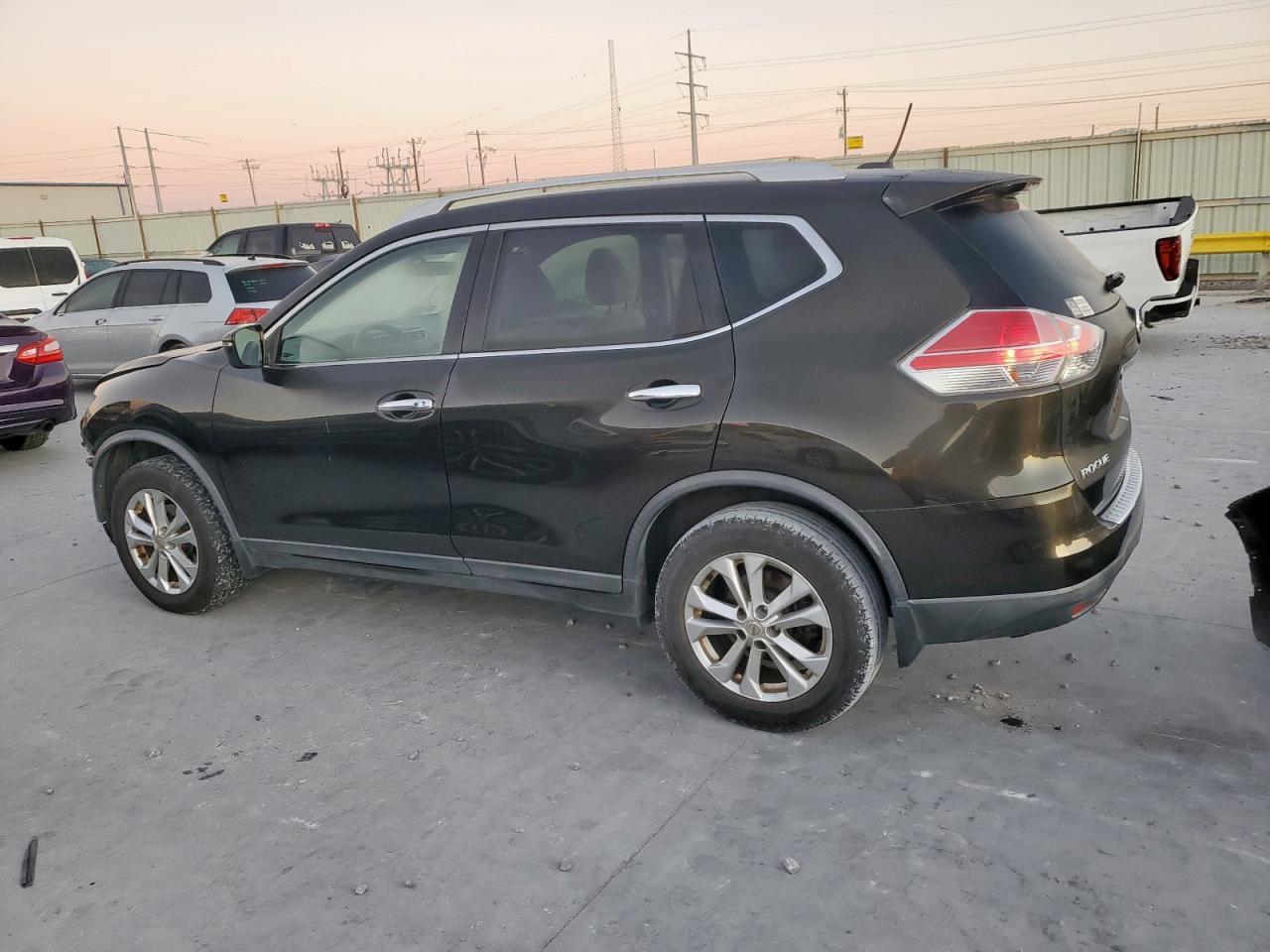 2016 Nissan Rogue S - Фото 2