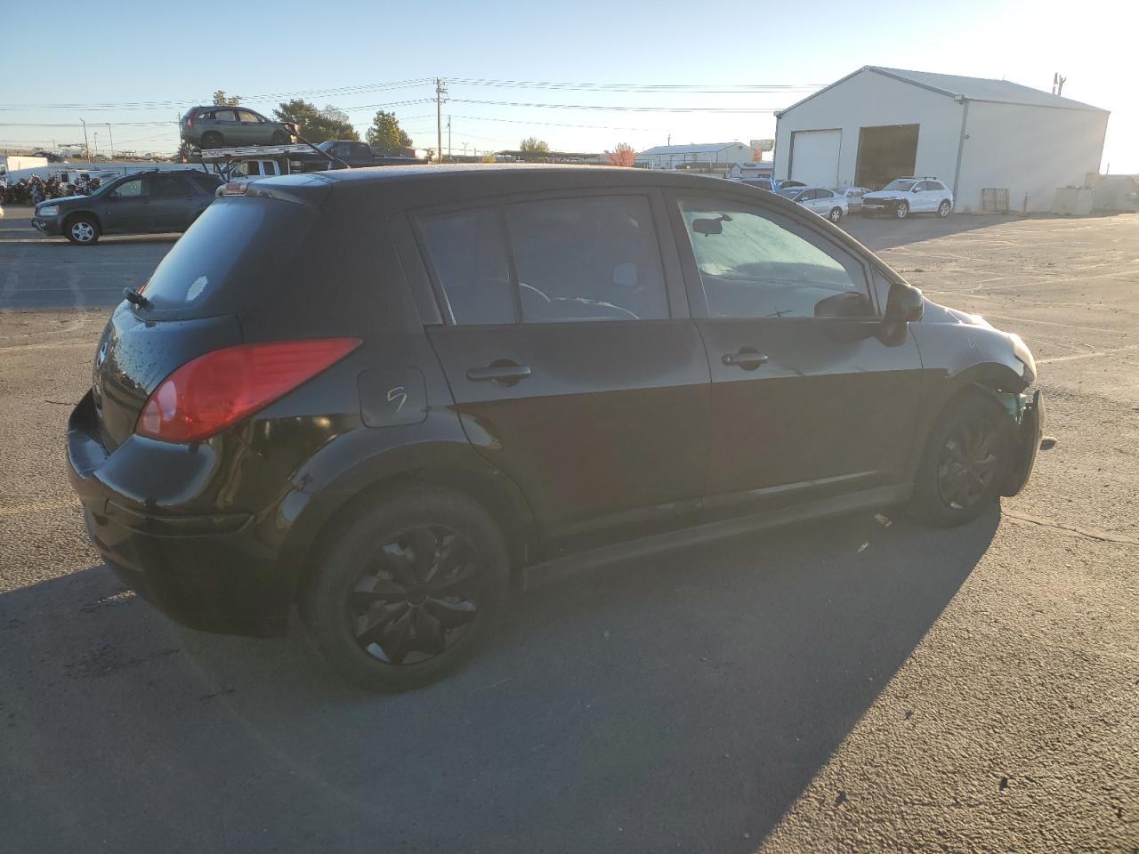 2009 Nissan Versa S - Фото 3