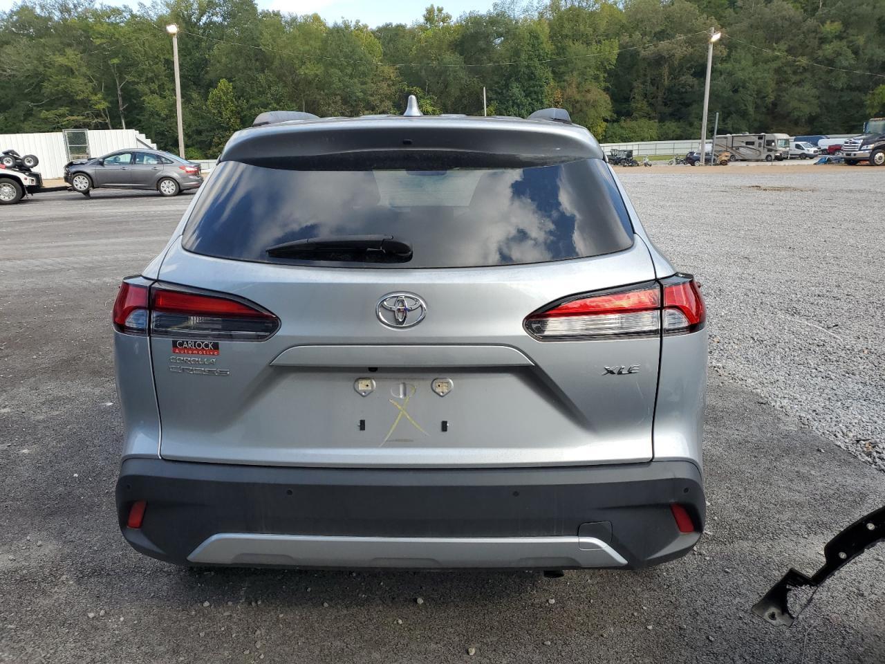 2023 Toyota Corolla Cross Xle - Image 6