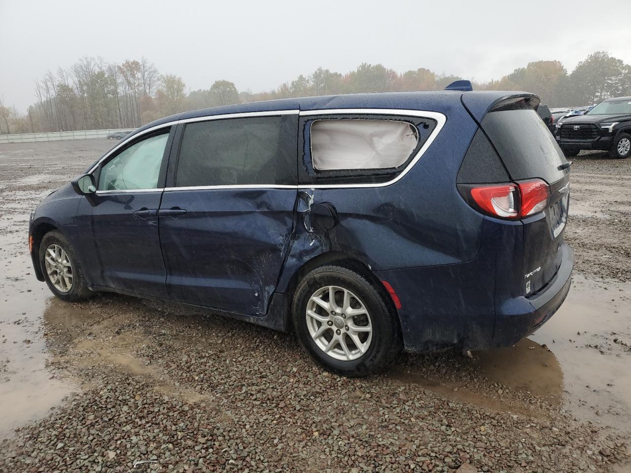 2017 Chrysler Pacifica Touring - Фото 2