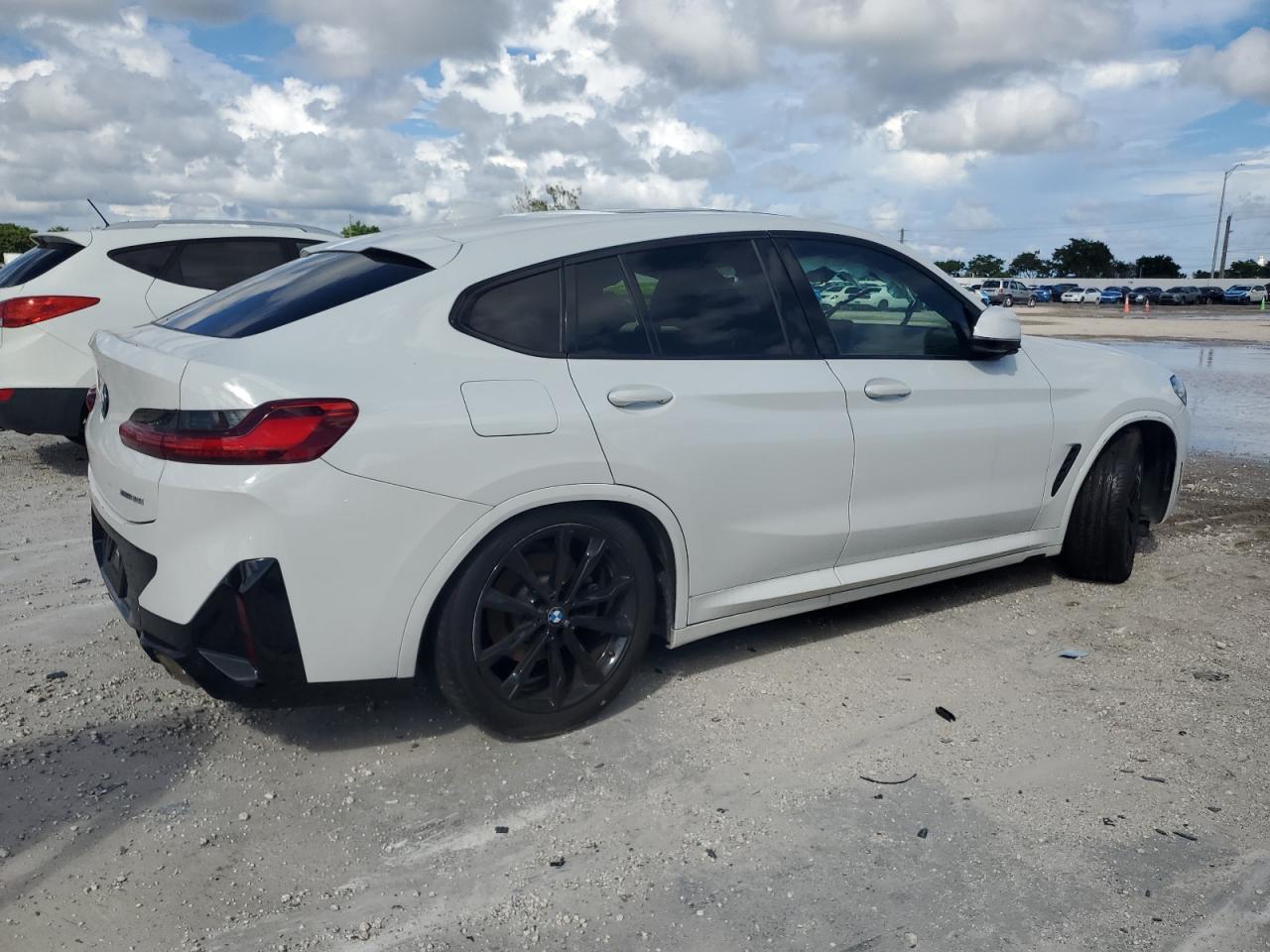 2023 BMW X4 xDrive30I - Фото 3