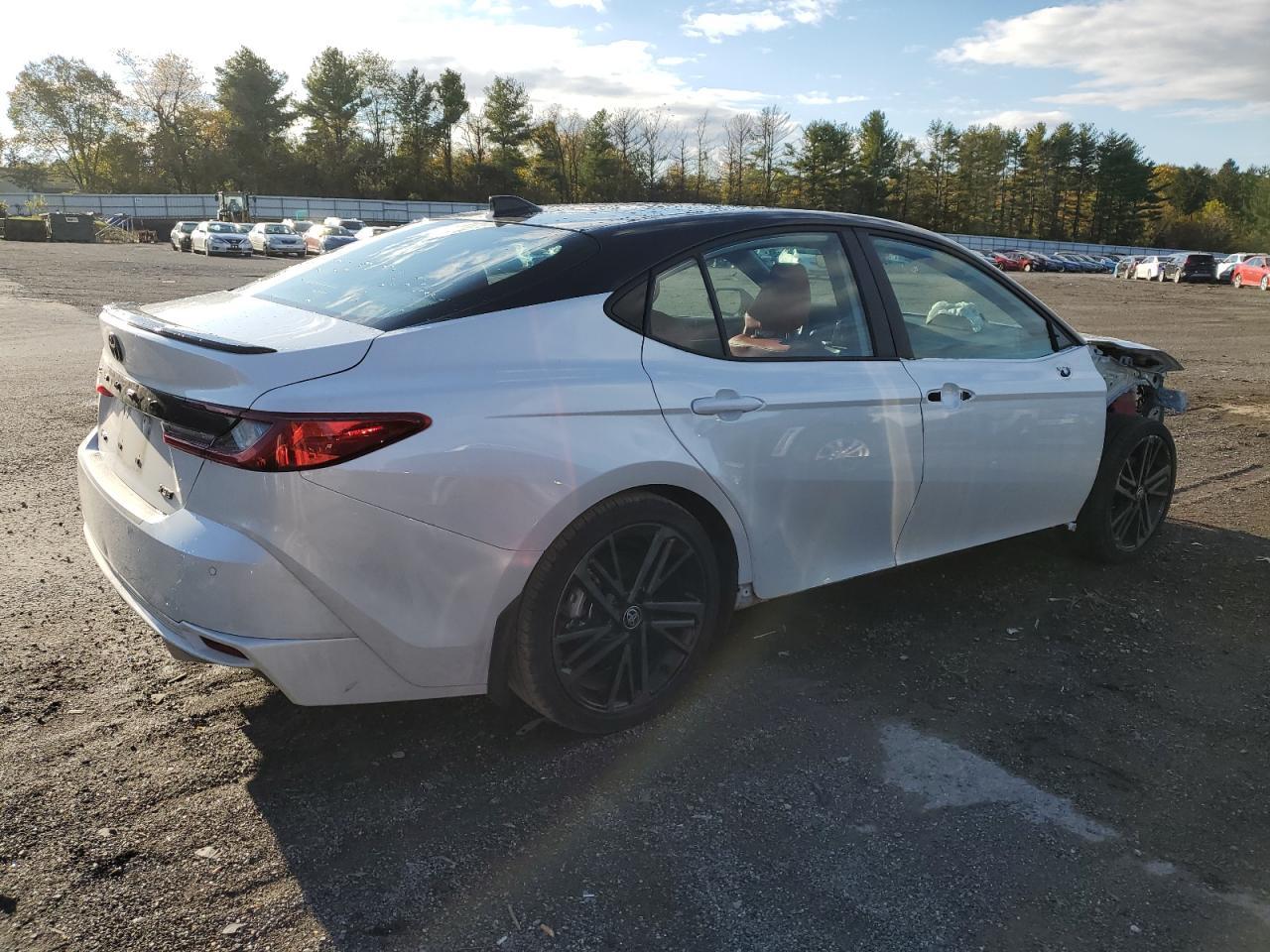 2025 Toyota Camry Xse - Image 3