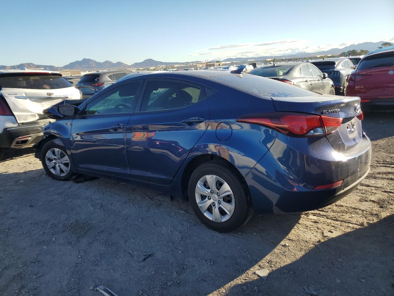 2016 Hyundai Elantra Se - Image 2