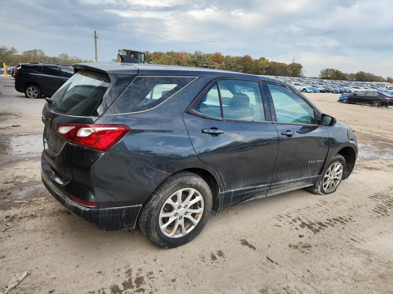 2018 Chevrolet Equinox Ls - Image 3