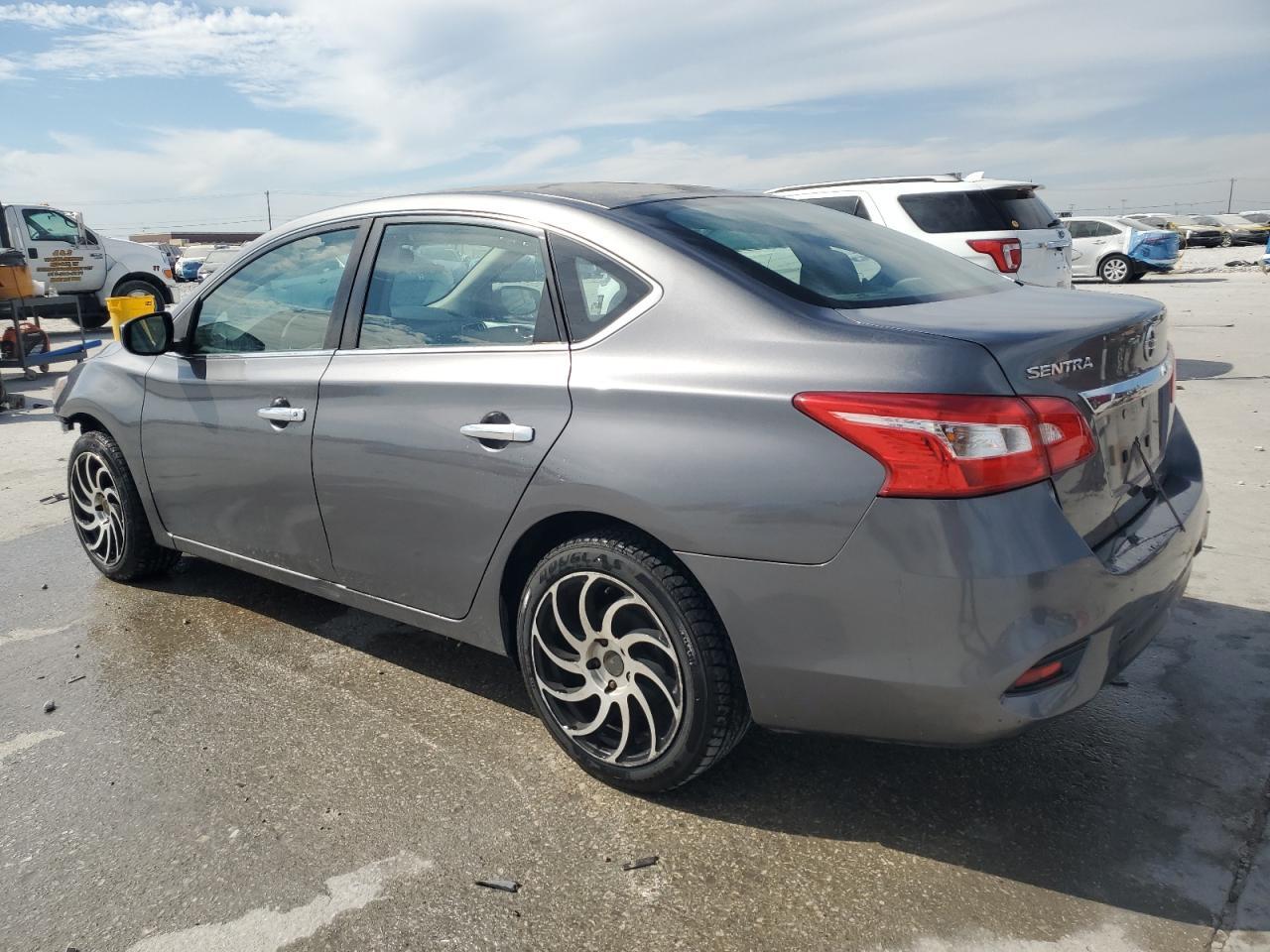 2017 Nissan Sentra S - Фото 2