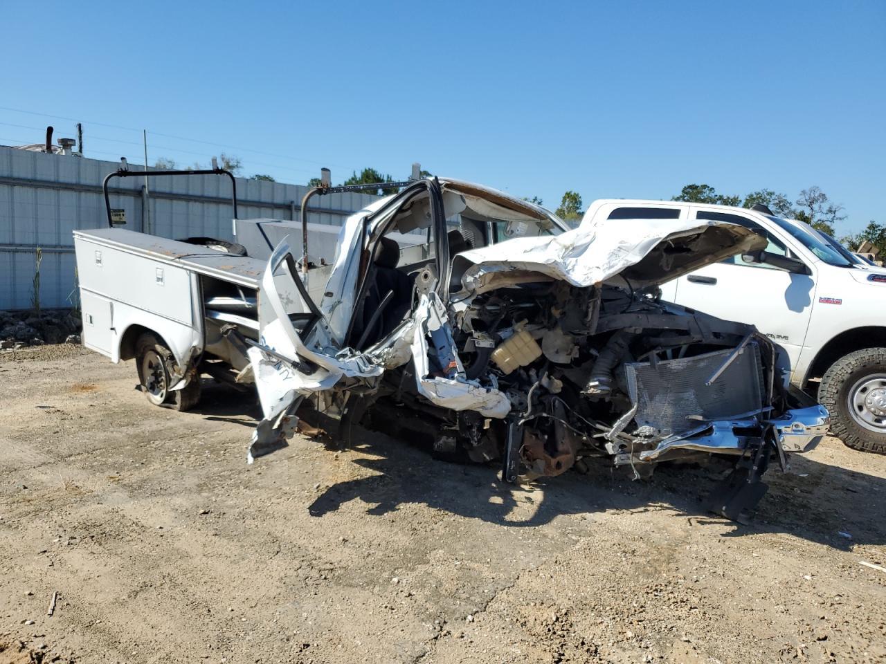 2003 Chevrolet Silverado C2500 - Image 4
