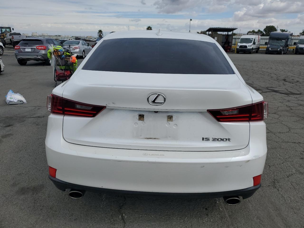 2016 Lexus Is 200T - Фото 6