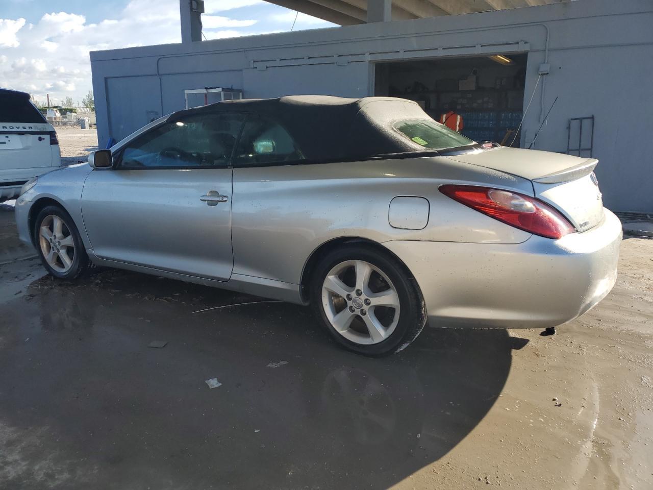 2006 Toyota Camry Solara Se - Image 2
