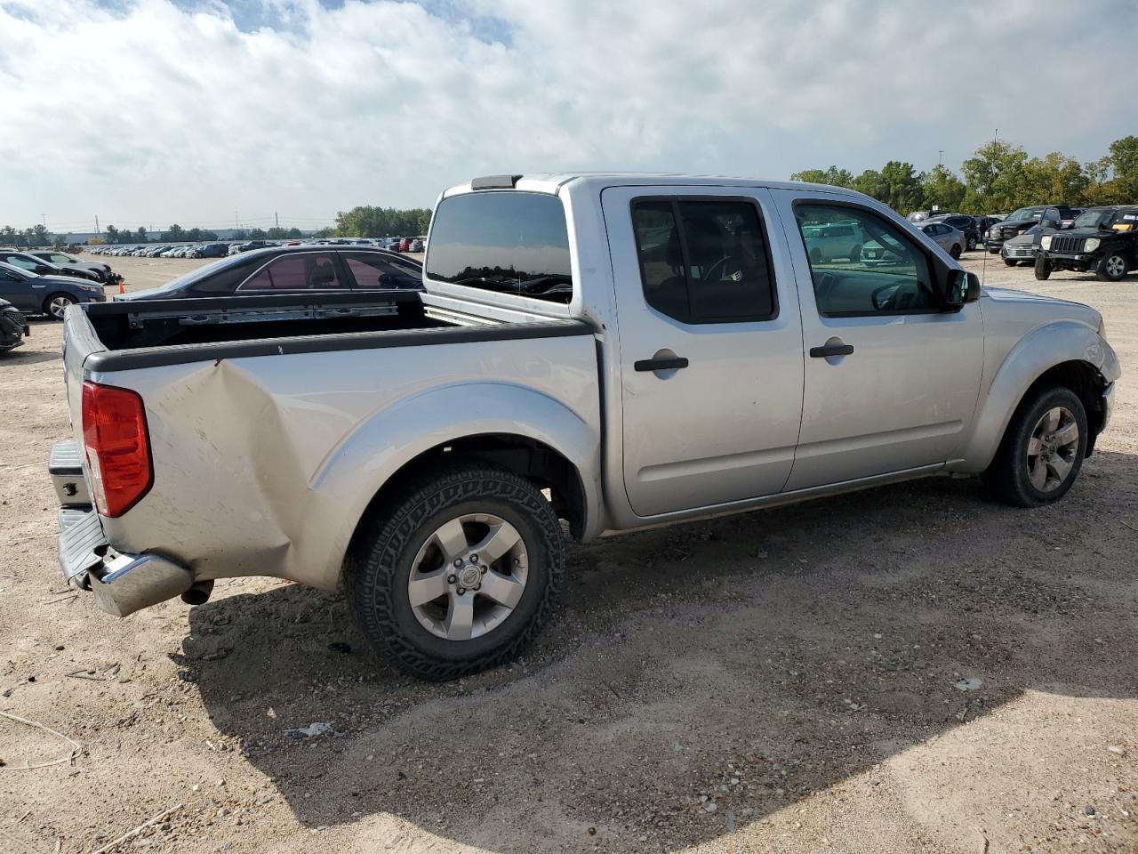 2009 Nissan Frontier Crew Cab Se - Image 3