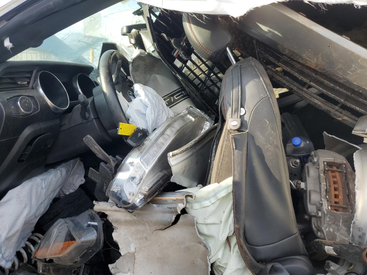 2020 Ford Mustang Gt - Фото 7