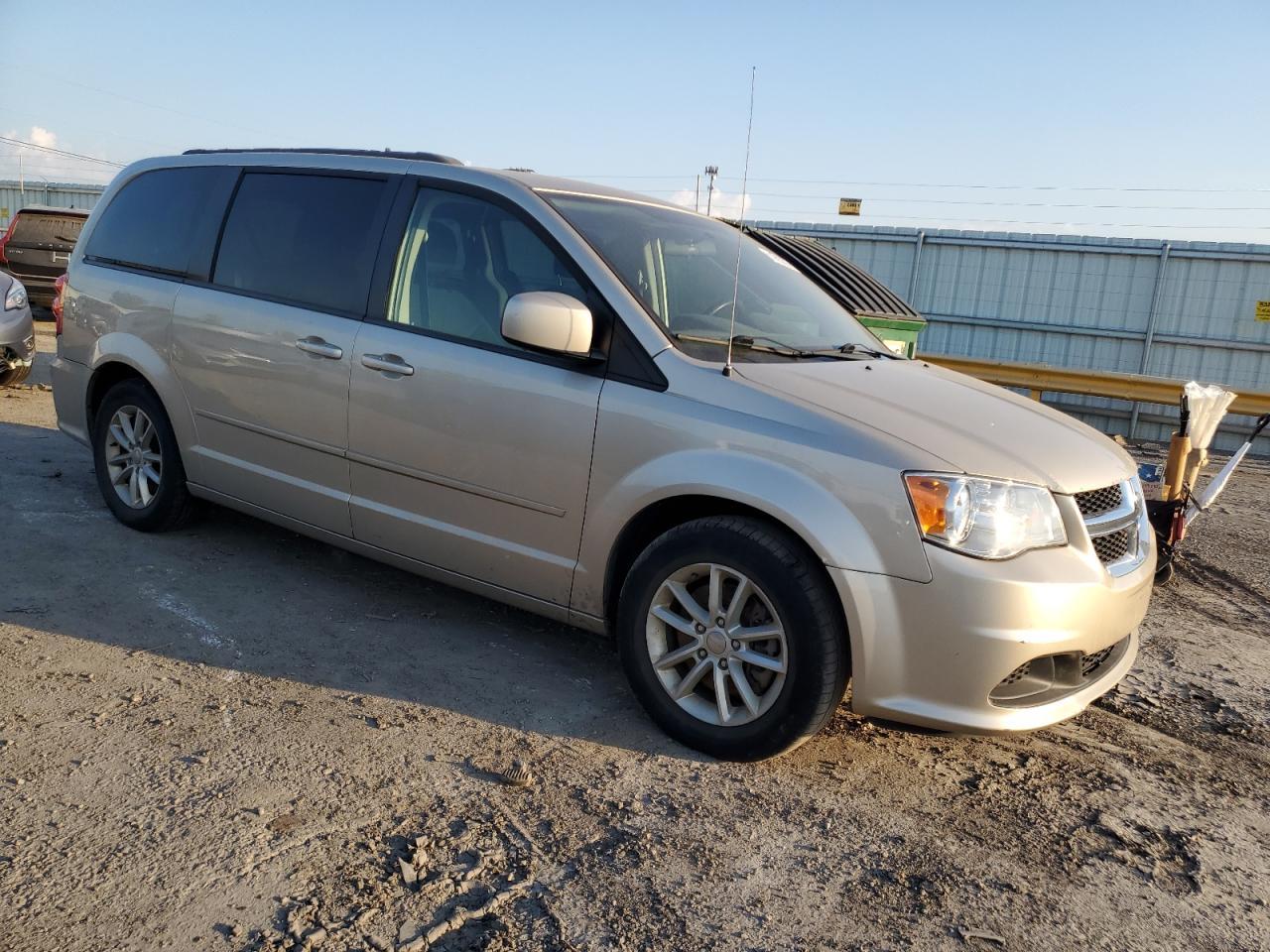 2014 Dodge Grand Caravan Sxt - Image 4
