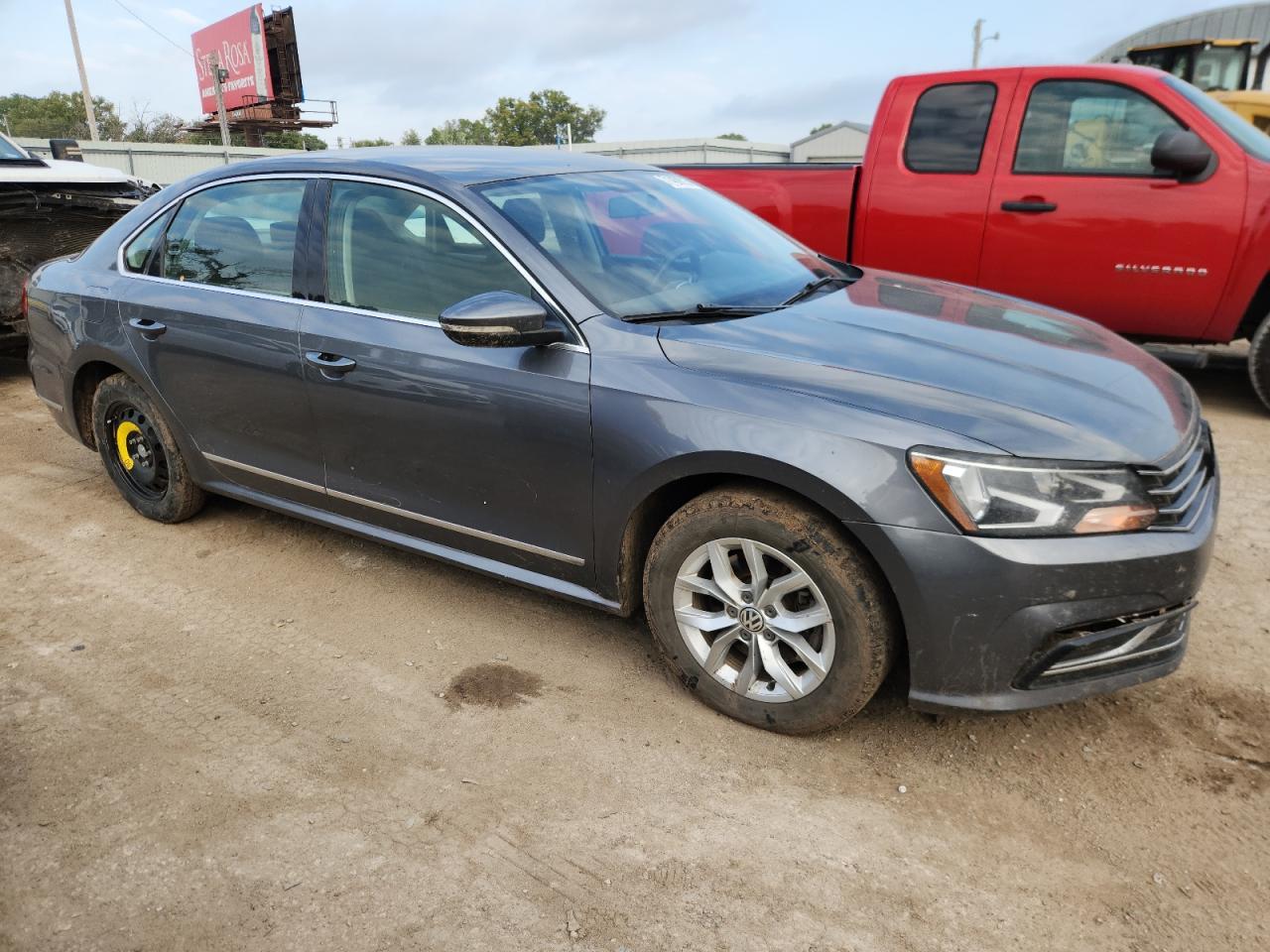 2016 Volkswagen Passat S - Фото 4